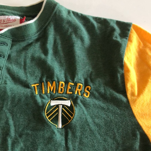 MENS Timbers three-quarter sleeve shirt. Size small. - Picture 3 of 5